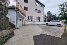 OPATIJA,MATULJI- Poslovni prostor 275 m2 sa velikim parkingom na frekventnoj lokaciji, Matulji, Εμπορικά ακίνητα