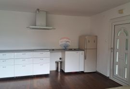 Opatija,Pobri,dvosoban stan 60 m2,terasa,najam, Opatija - Okolica, Wohnung