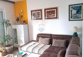 Crikvenica,Selce, Kuća s 3 apartmana i pogledom na more, Crikvenica, بيت