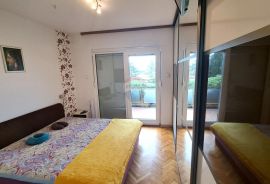 Crikvenica,Selce, Kuća s 3 apartmana i pogledom na more, Crikvenica, Kuća