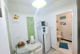 Crikvenica,Selce, Kuća s 3 apartmana i pogledom na more, Crikvenica, Kuća