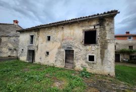 Istra, Buzet, Ročko polje - dvije samostojeće kamene kuće, Buzet, بيت