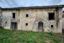 Istra, Buzet, Ročko polje - dvije samostojeće kamene kuće, Buzet, Famiglia