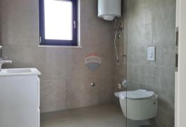 Poreč: Stan u modernoj novogradnji s krovnom terasom, Poreč, Appartement