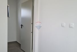 Poreč: Stan u modernoj novogradnji s krovnom terasom, Poreč, Apartamento