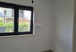 Poreč: Moderan stan 3 ss u prizemlju + dvorište 160 m2, Poreč, Flat