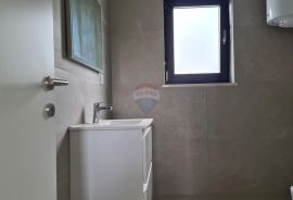 Poreč: Moderan stan 3 ss u prizemlju + dvorište 160 m2, Poreč, Flat