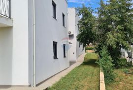 Poreč: Moderan stan 3 ss u prizemlju + dvorište 160 m2, Poreč, Daire