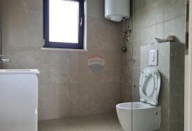 Poreč: Moderan stan 3 ss u prizemlju + dvorište 160 m2, Poreč, Appartement