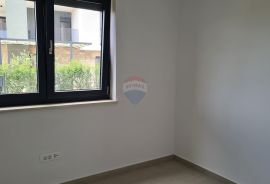 Poreč: Moderan stan 3 ss u prizemlju + dvorište 160 m2, Poreč, Flat