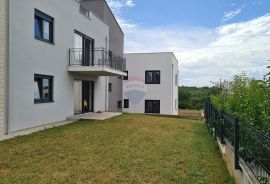 Poreč: Moderan stan 3 ss u prizemlju + dvorište 160 m2, Poreč, Apartamento