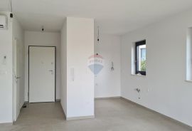 Poreč: Moderan stan 1. kat + krovna terasa 90m2, Tar-Vabriga, Apartamento