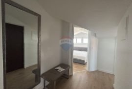 Poreč, okolica, moderan stan u potkrovlju od 70 m2, Tar-Vabriga, Appartment