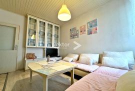 Centar, uredan 2-soban stan za investiciju, Rijeka, Appartement