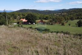 Građevinsko zemljište s pogledom na Motovun, Karojba, Land