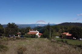 Građevinsko zemljište s pogledom na Motovun, Karojba, أرض