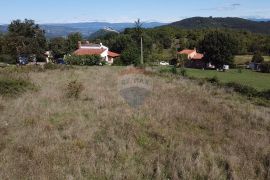 Građevinsko zemljište s pogledom na Motovun, Karojba, Земля