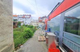 Zagreb, Črnomerec, okretište tramvaja, dvorišna kuća 92 m2, Črnomerec, Haus