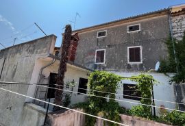 Istra, Vrsar - kuća u nizu za renovaciju, Vrsar, Kuća