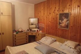 Dramalj, Crikvenica, obiteljska kuća s puno potencijala, Crikvenica, House