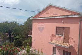 Dramalj, Crikvenica, obiteljska kuća s puno potencijala, Crikvenica, House