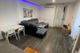 Opatija, stan u strogom centru, 2s+DB, 100m2 s parkingom, Opatija, Flat