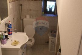 Apartmanska kuća u blizini Novigrada, Novigrad, Famiglia