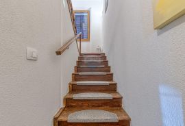 Apartmanska kuća u blizini Novigrada, Novigrad, House