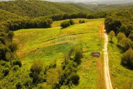 Veliko građevinsko zemljište za turističko-rekreacijski kompleks, Vojnić, Arazi