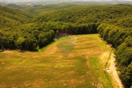 Veliko građevinsko zemljište za turističko-rekreacijski kompleks, Vojnić, Γη