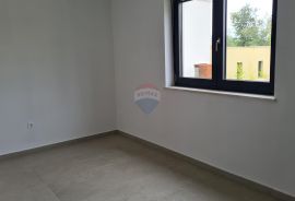 Poreč: Stan u prizemlju novogradnje s dvorištem 160 m2, Poreč, Daire