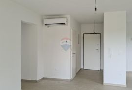 Poreč: Stan u prizemlju novogradnje s dvorištem 160 m2, Poreč, Daire