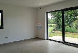 Poreč: Stan u prizemlju novogradnje s dvorištem 160 m2, Poreč, Daire