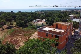 Poreč: Moderan stan u novogradnji 81,35 m2 + dvorište, Poreč, Kвартира