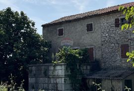 Višnjan - okolica, kamena kuća u nizu sa 300 m2 okućnice, Višnjan, Famiglia