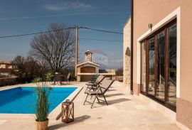 OTOK KRK,MALINSKA-villa sa bazenom, Malinska-Dubašnica, House