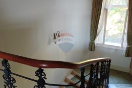 Opatija, dvoetažni stan u austrougarskoj villi, Opatija, Apartamento