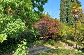 Opatija, dvoetažni stan u austrougarskoj villi, Opatija, Stan