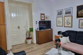 Istra, širi centar stan 86m2 s puno potencijala, Pula, Appartement