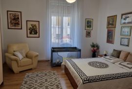 Istra, širi centar stan 86m2 s puno potencijala, Pula, Apartamento