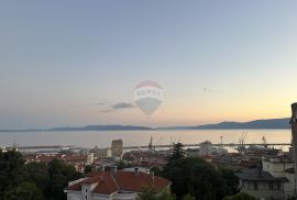 Rijeka, centar, lijep stan sa pogledom na Cres i Krk, Rijeka, Kвартира