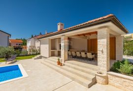 Rovinj 7km-savršena dizajnerska luksuzna vila na 1200m2 okućnice, Rovinj, Casa