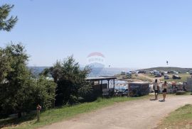 Premantura, zemljište turističke namjene udaljeno 70 m od mora, Medulin, Land