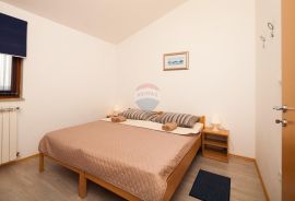 Istra,Banjole,apartmanska kuća sa velikim dodatnim potencijalom!!, Medulin, Maison