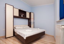 Istra,Banjole,apartmanska kuća sa velikim dodatnim potencijalom!!, Medulin, Famiglia