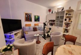 Opatija -  stan 90 m2 s parkingom u vili do mora, Opatija, Apartamento