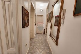 Opatija -  stan 90 m2 s parkingom u vili do mora, Opatija, Appartement