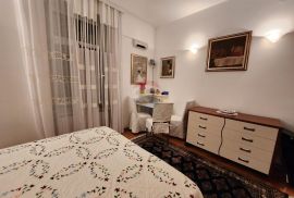 Opatija -  stan 90 m2 s parkingom u vili do mora, Opatija, Appartement