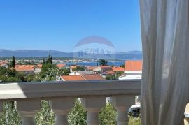 Otok Krk,Malinska, 2S+DB, 45 m2, pogled na more!, Malinska-Dubašnica, Appartment