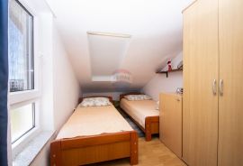 ZADAR - BORIK - stan sa velikom krovnom terasom, Zadar, Apartamento